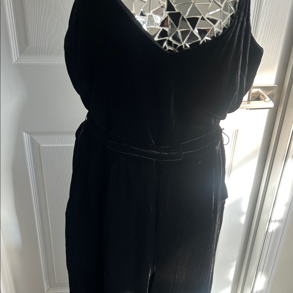 L'AGENCE Jaelyn Velvet Camisole Jumpsuit in Black Sz 6 - Picture 7 of 10